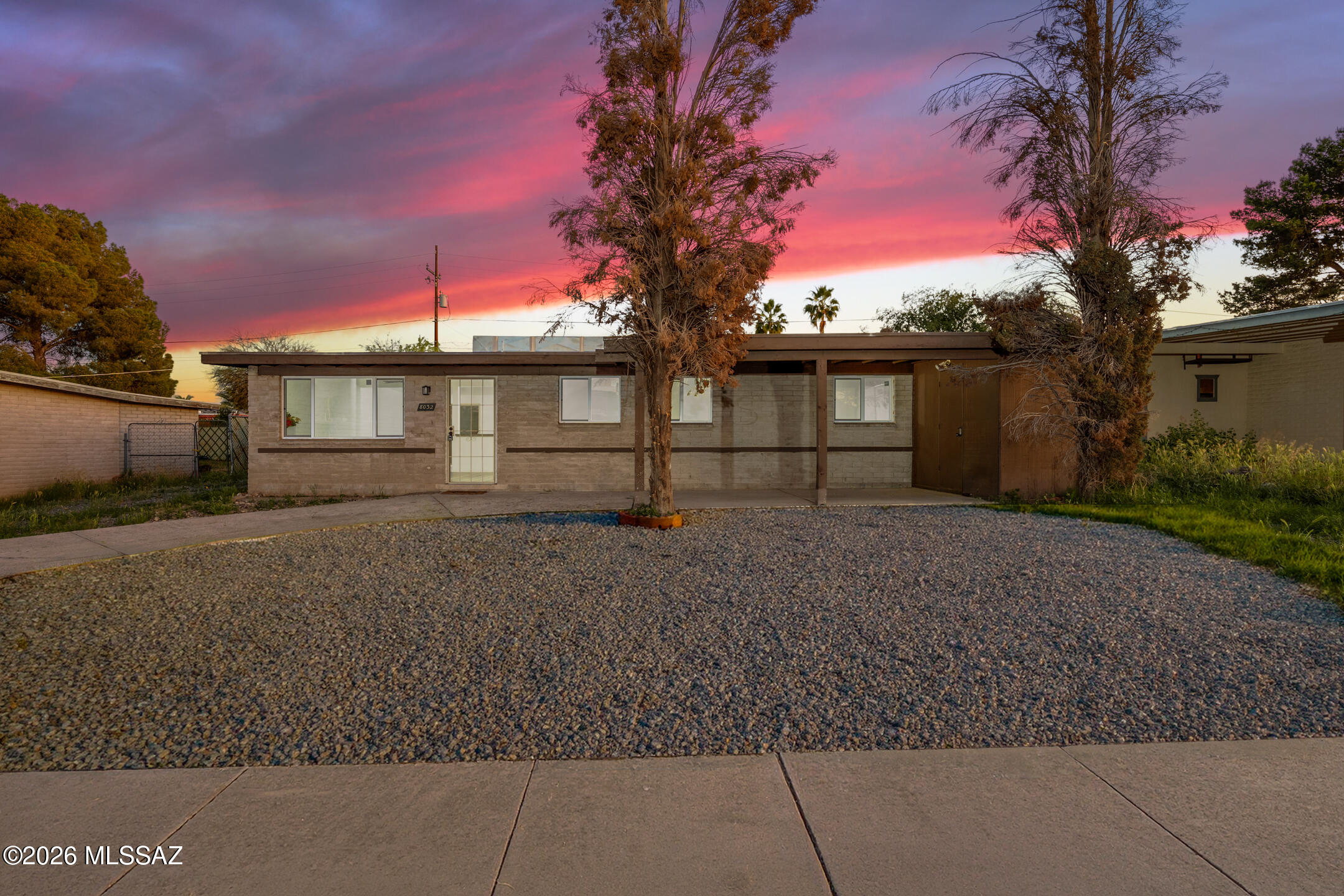 8032 East Victoria Drive