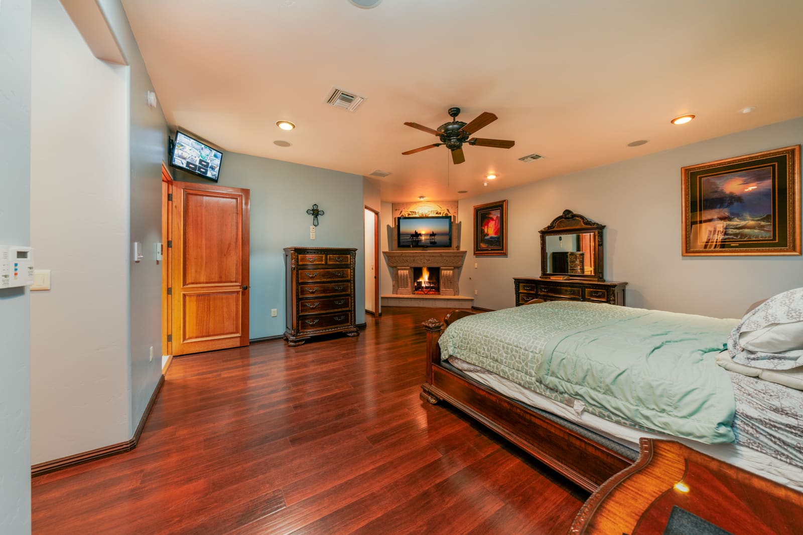 Primary suite