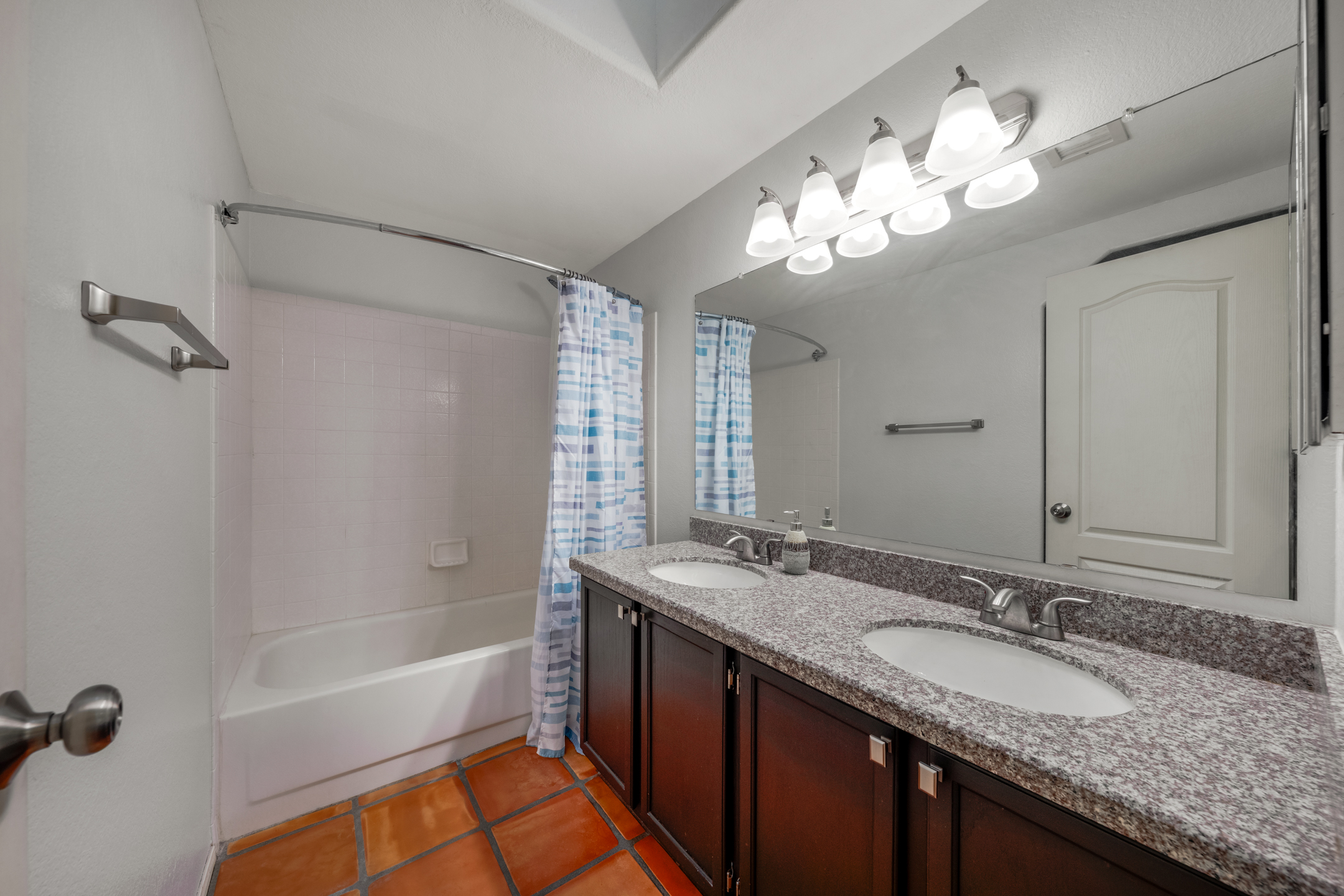 Full Bath (Main Level)