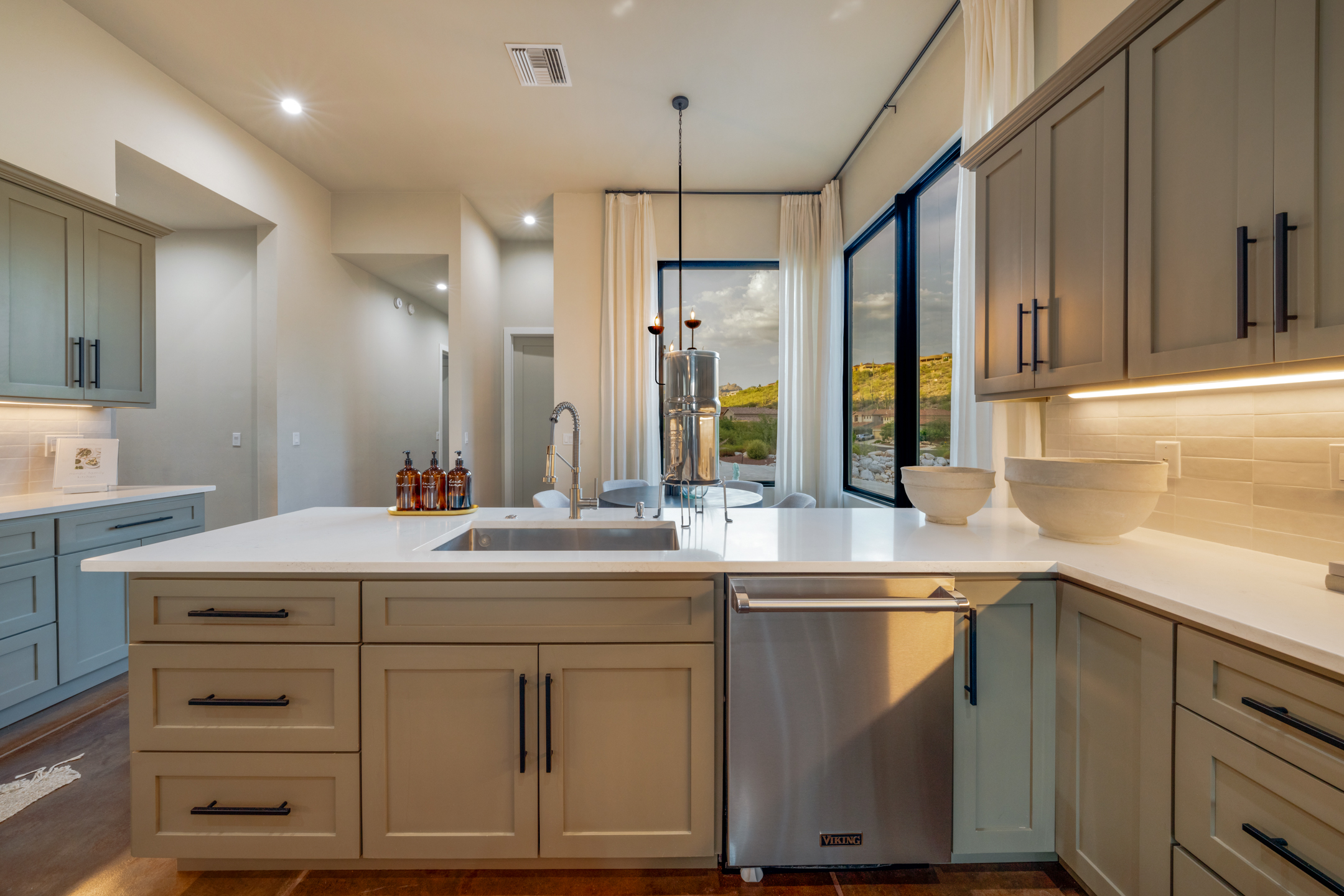 Recent Lopez & Lopez listing, photographed by Anthony Muse · 8 of 8