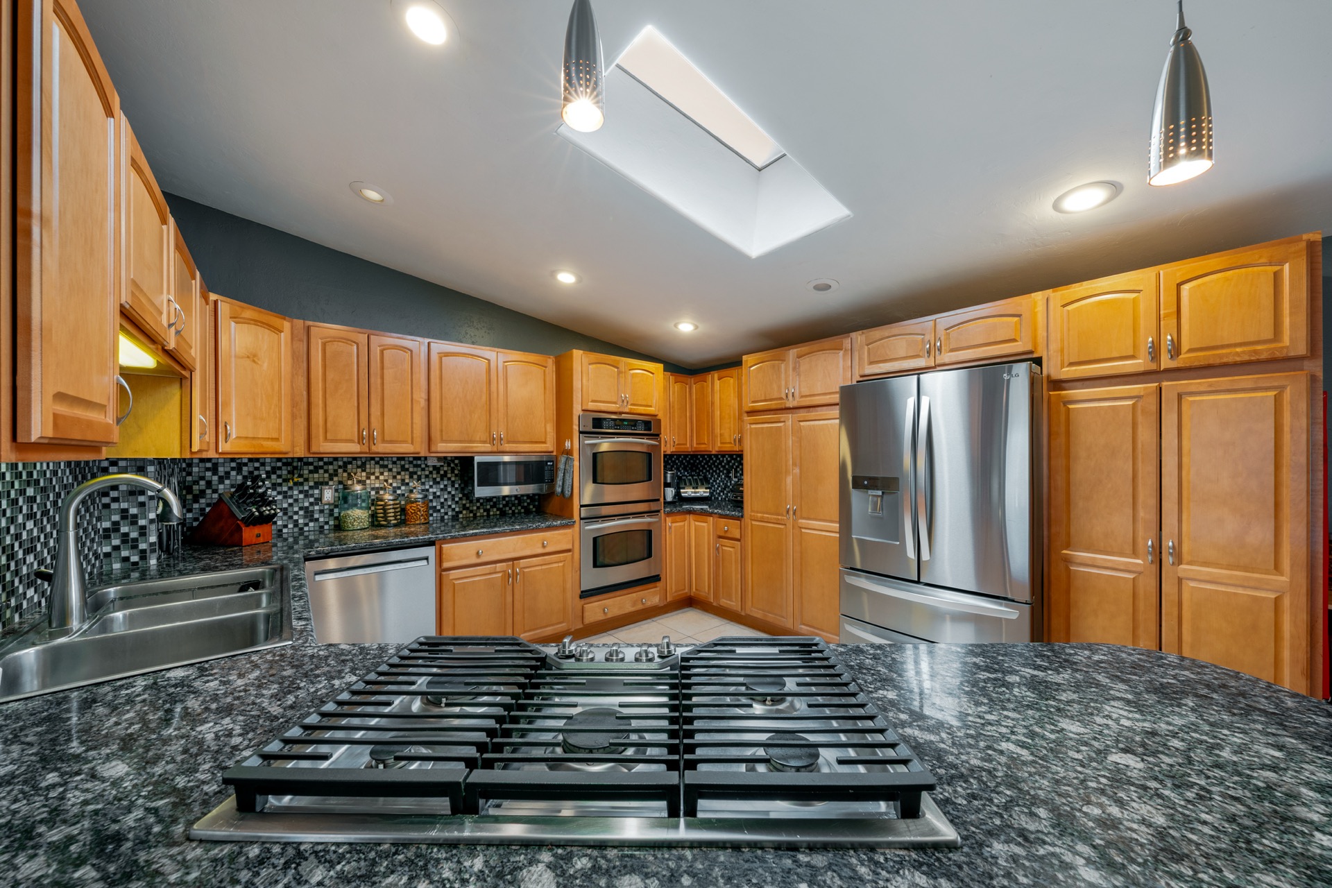 Chef's Kitchen · Granite, Two Ovens, Large Island